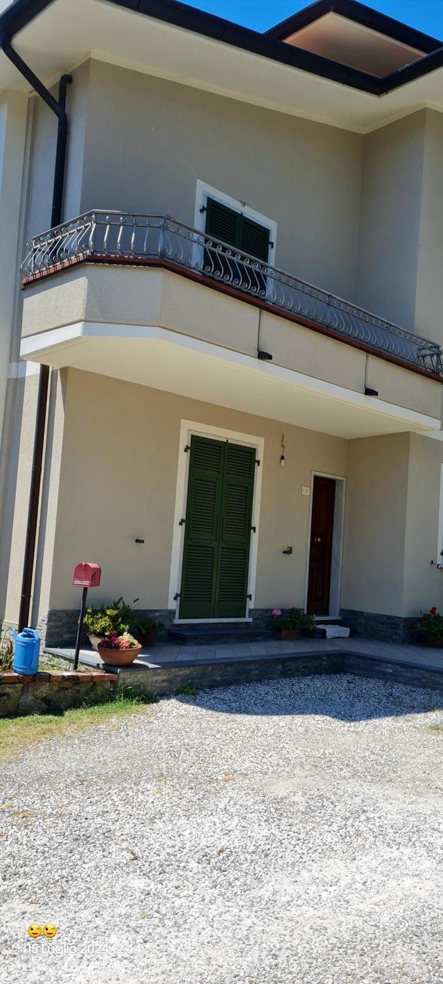 Casa Vacanza Da Menan Кастелнуово Магра Екстериор снимка